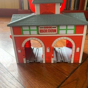 Learning Curve Thomas and Friends Take Along Rescue Station